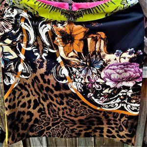 Very beautiful 100% Silk skirt by ELIE TAHARI.